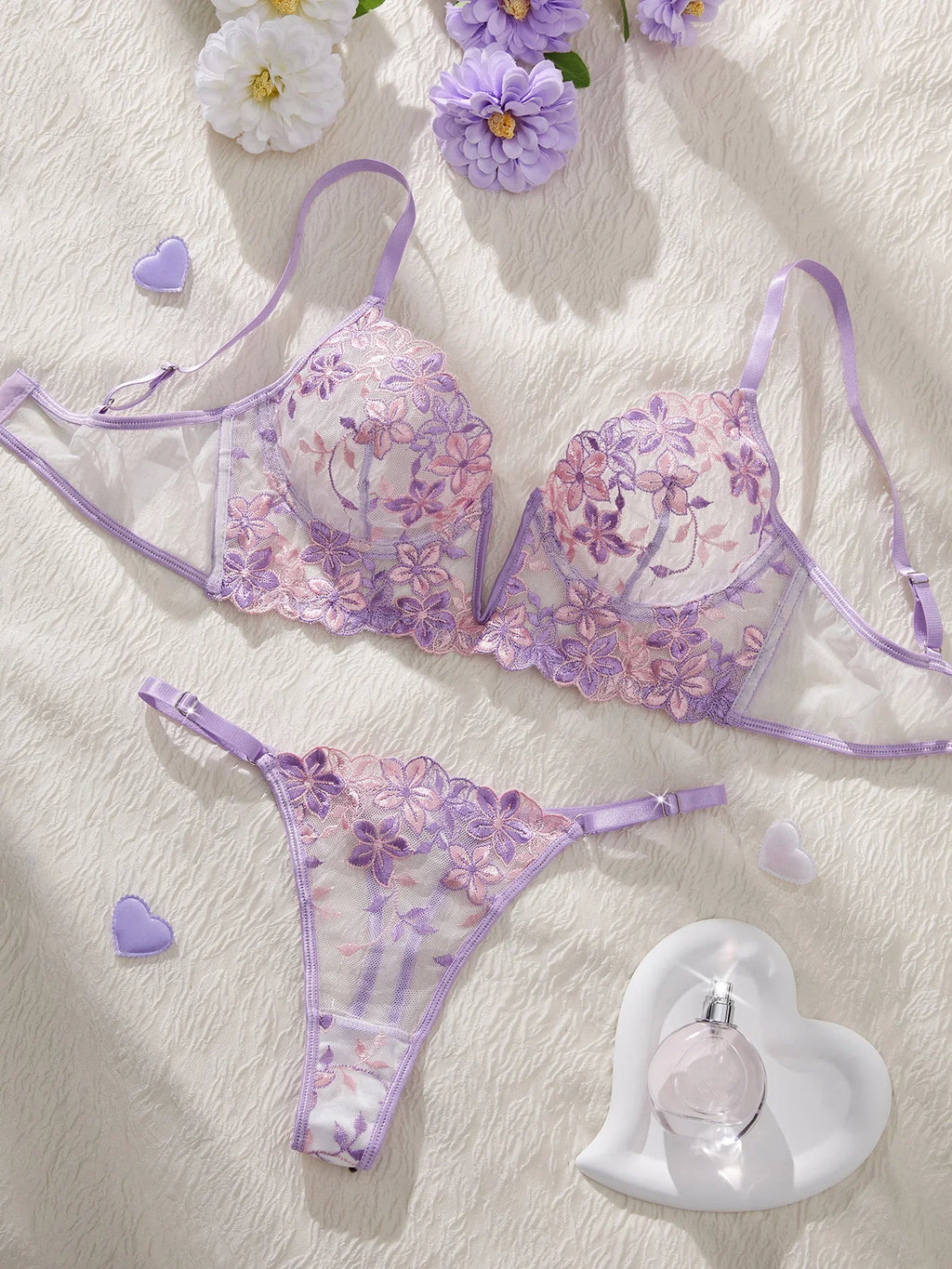 Conjunto de lingerie feminina ultra sexy e romântica, sutiã push-up com decote em V profundo