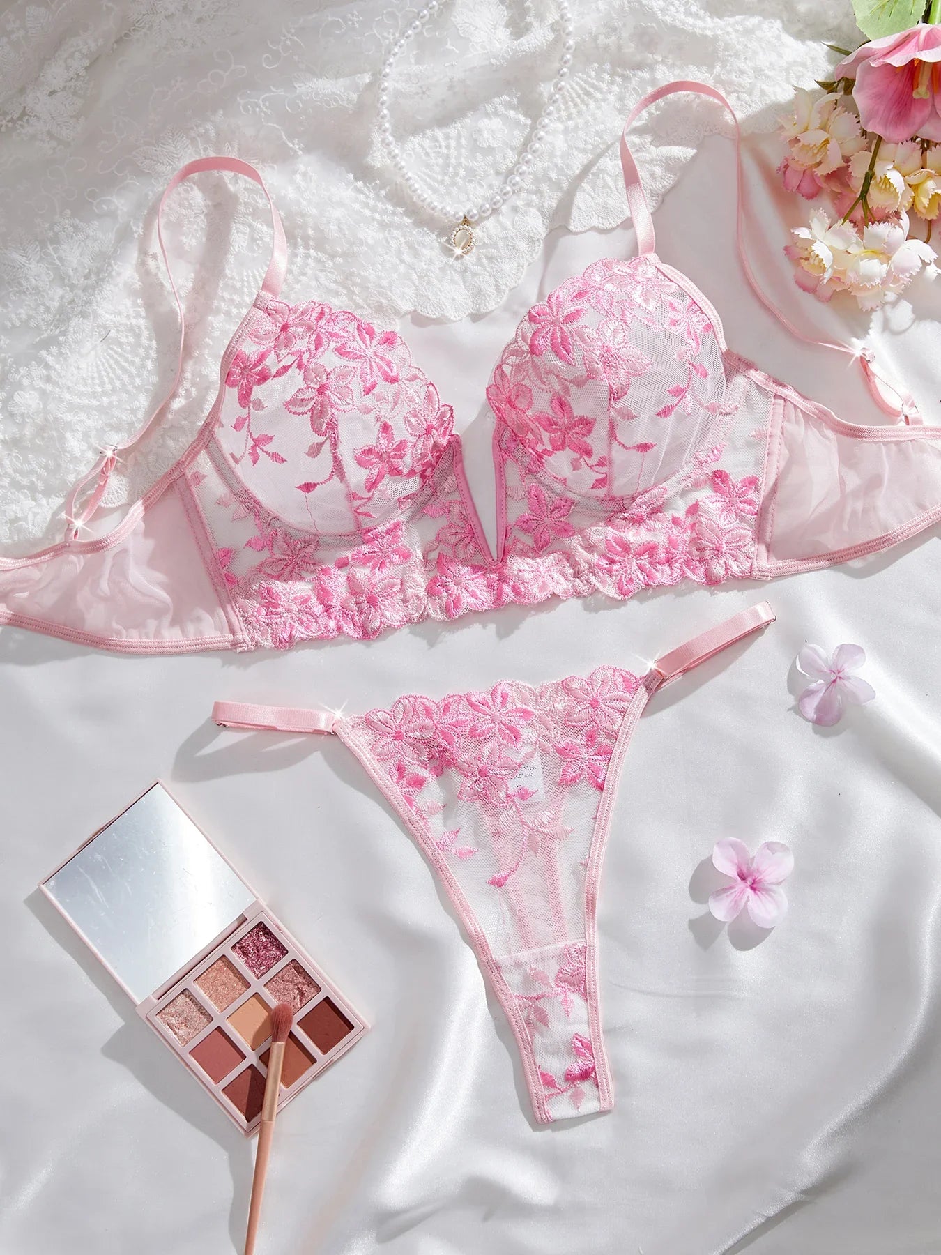 Conjunto de lingerie feminina ultra sexy e romântica, sutiã push-up com decote em V profundo