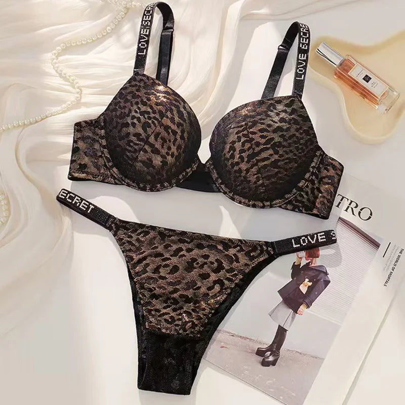 Conjunto de sutiã sexy com letras de leopardo e strass, sutiã feminino, roupa íntima para meninas