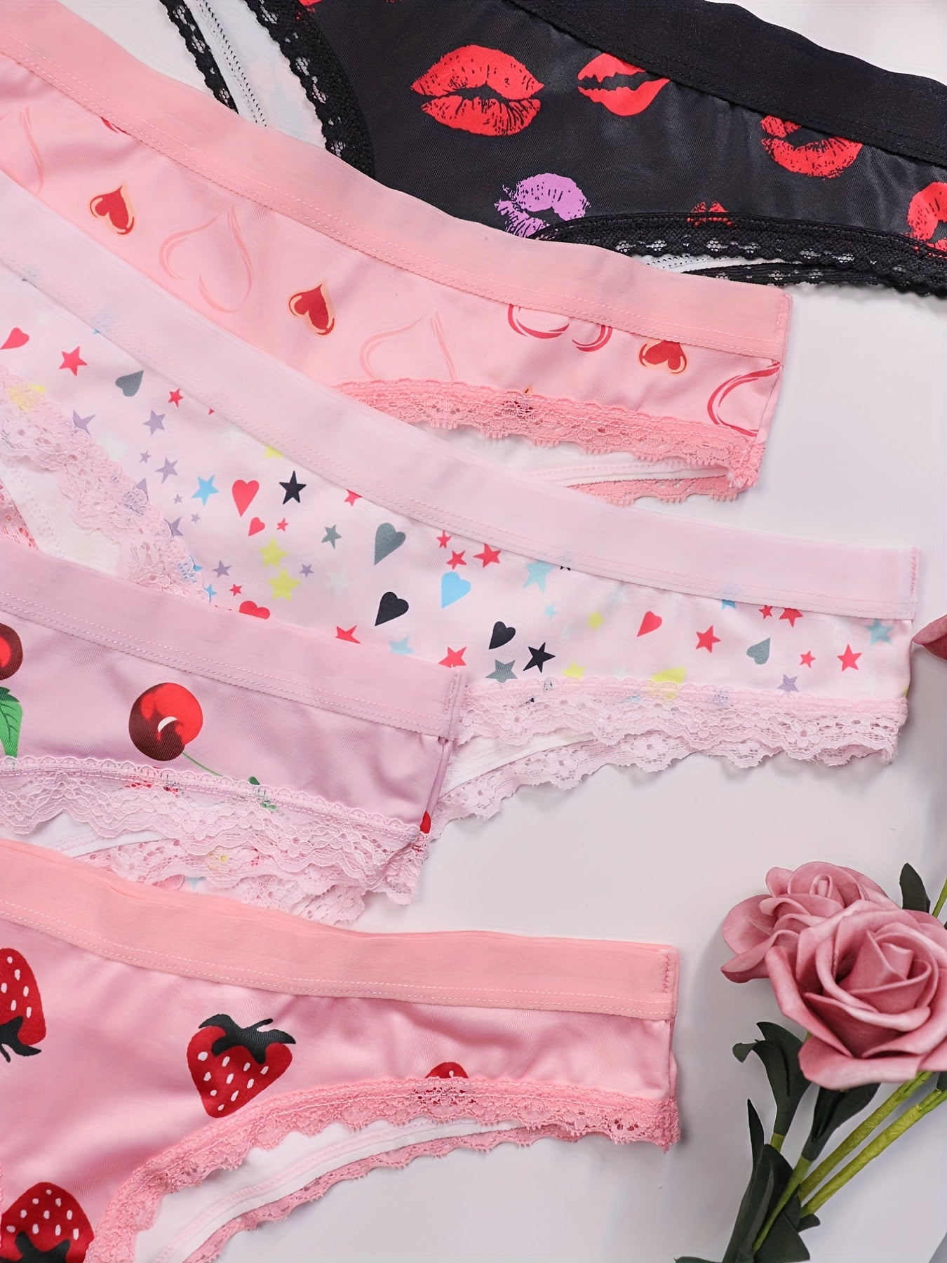 5 peças de calcinhas íntimas com estampas fofas, confortáveis e com acabamento em renda